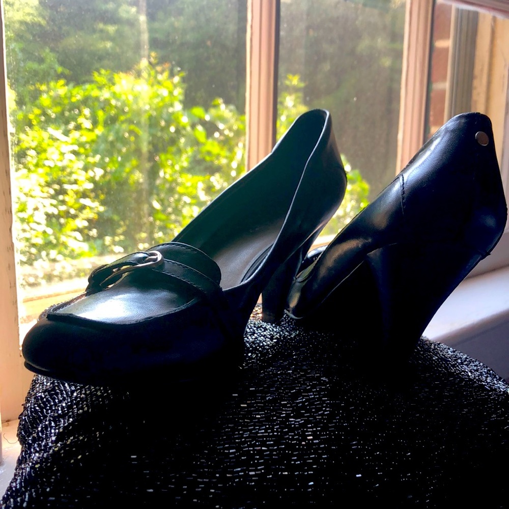 women’s black buckle high heel shoes